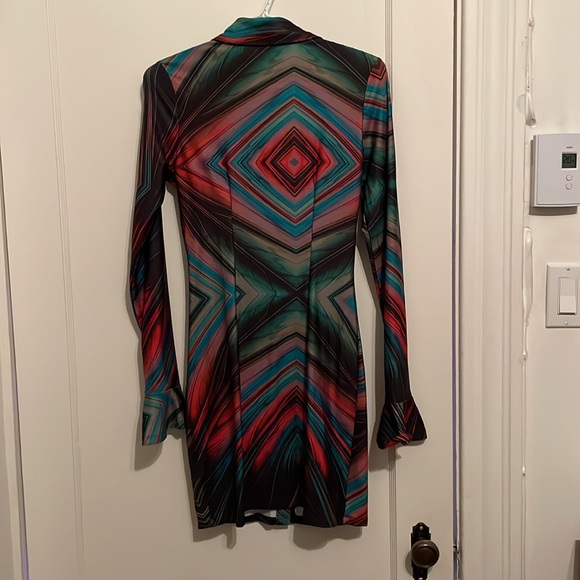 Dresses - Picture 5 of 6